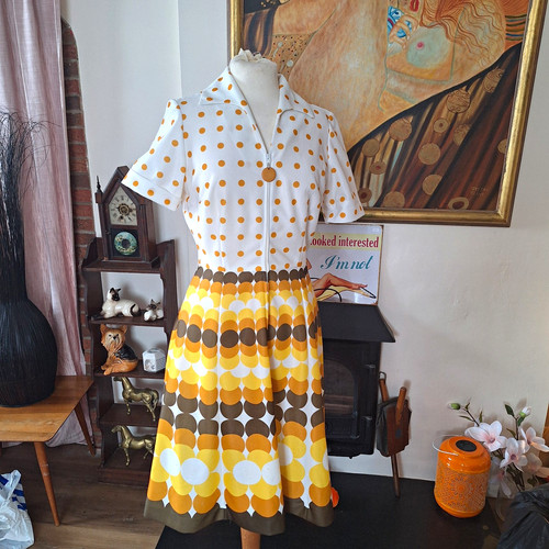 Retro 1970s dress size - 1970s,