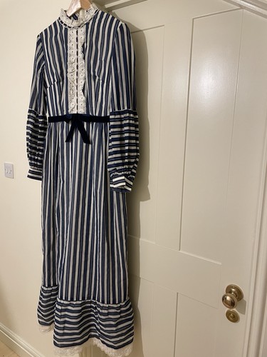 Vintage 1970s victorian style - victorian,