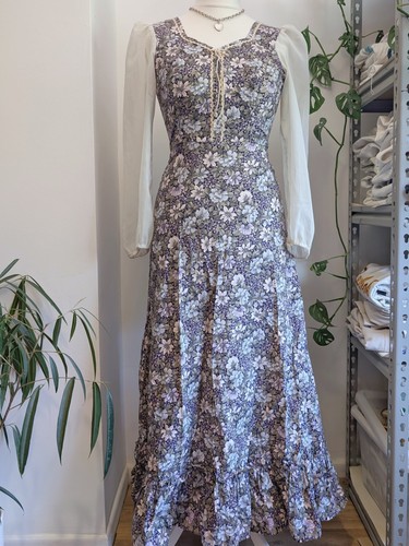 Vintage 1970s floral - floral, patterned