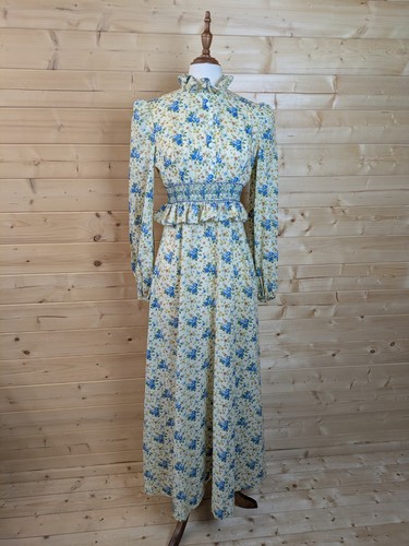 Stunning 1970 floral smock - floral,