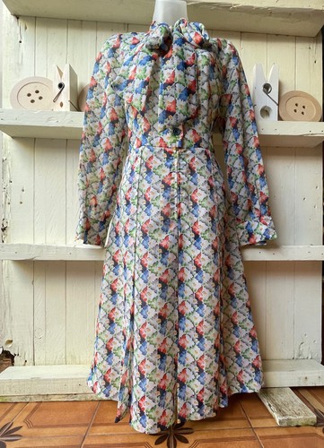 Vintage 1970s floral pussybow - vintage,