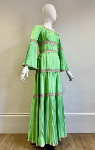 Vintage 1970s apple green - apple,