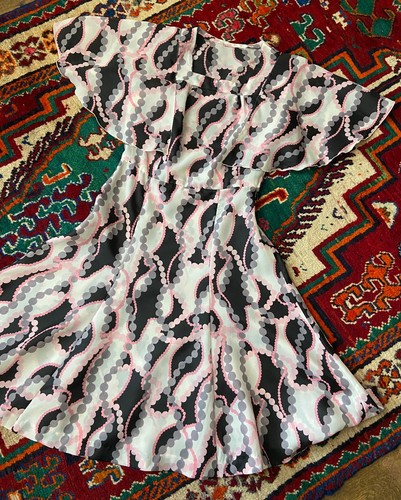 Vintage 1970s white flutter - vintage,
