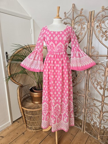 Vintage pink bell sleeves 70s