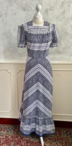 Vintage 1970 blue white - blue,